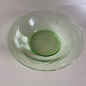PYREX USA Festiva Spring Green Swirl Rim Glass Soup Cereal Bowl 7.5"